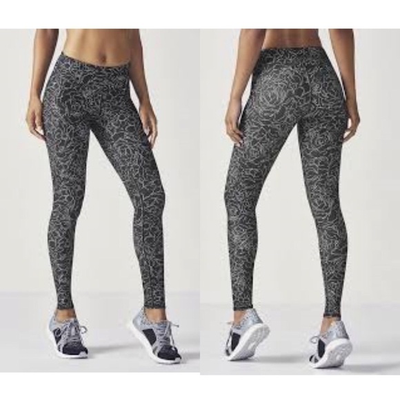 Fabletics Salar Printed PowerHold Leggings size S - Picture 1 of 8
